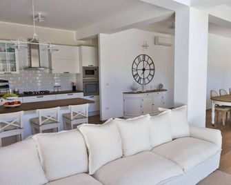 The Roots - Apartment 1 - Sanza - Comedor