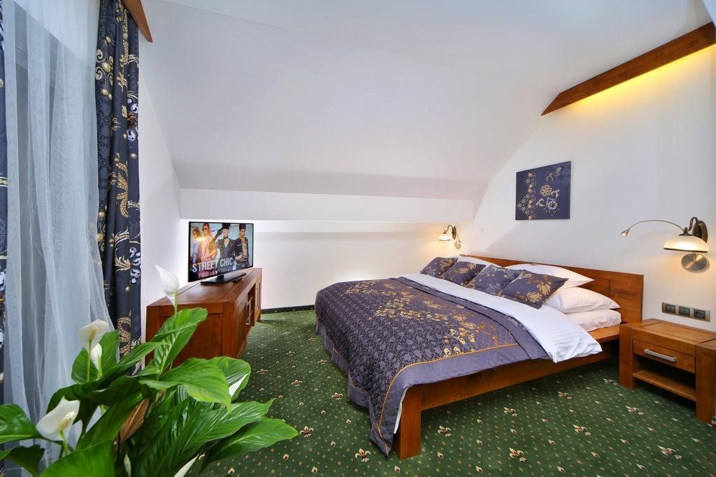 Hotel Friuli - خاراتشوف - غرفة نوم