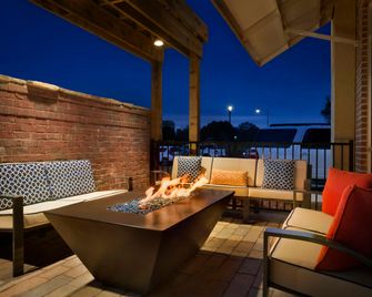 Embassy Suites by Hilton Jackson North Ridgeland - Ridgeland - Balkón