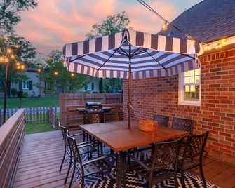 Hanahan Haven Gameroom Bikes Firepit Dog & Family Friendly - Hanahan - Patio