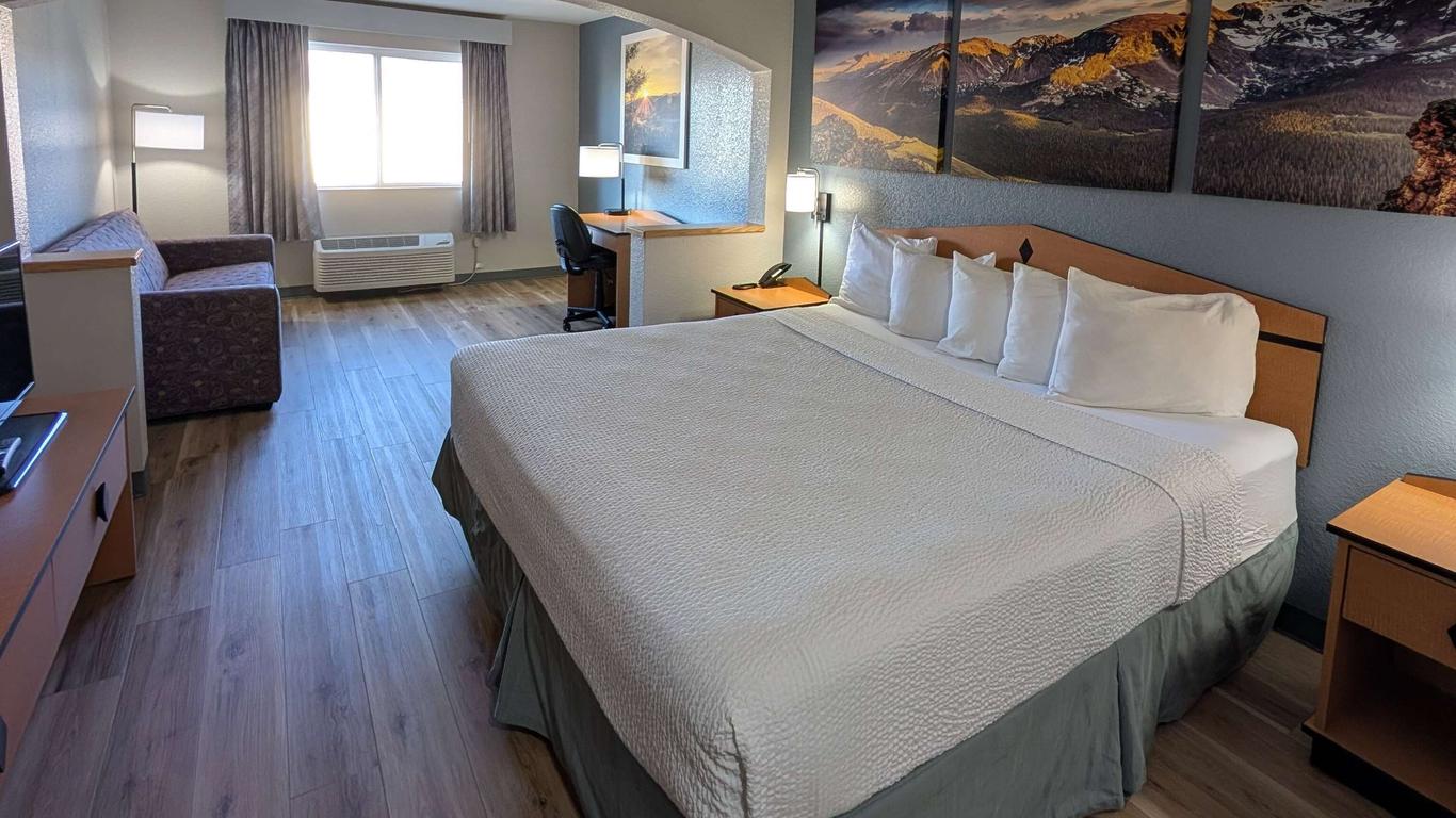 Days Inn & Suites by Wyndham Castle Rock