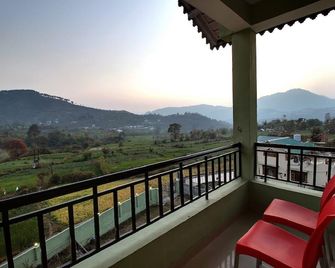 Hotel Spring Birds - Bhimtal - Balcony