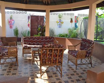 Full Aircon- 3bed Villa- A C- Wifi- Hotwater - Freetown - Hol