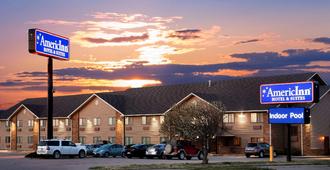 Smoky Hill Inn and Suites - Salina - Bygning