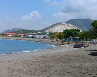15 min from Kingston airport - Kingston - Strand