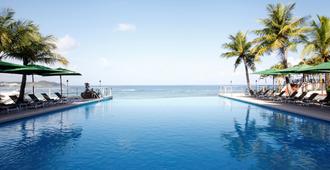 Guam Reef Hotel - טאמונינג - בריכה