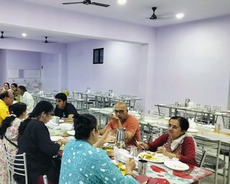 Hotel Golden Buddha In Bodhgaya - Bodhgaya - Restaurant