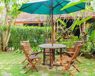 Revive Bogor Pendopo 45 Resort - Bogor - Patio