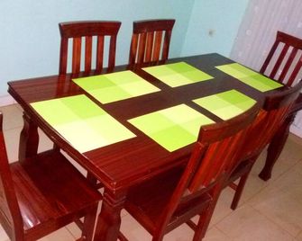 Kigali Serene Budget Home - Kigali - Spisesal