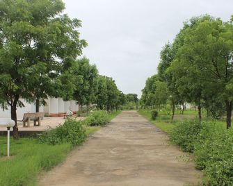 Little Rann Resort - Zainābād - Extérieur