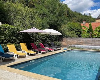 Gîte 5p, 3, Lascaux Périgord Noir, wifi parc Spa piscine chauf ok dog & cat - Valojoulx - Pool