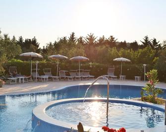 Agriturismo I Tesori del Sud Vieste, Puglia - Вієста - Басейн