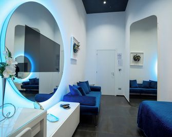 Skyhouse Chiatamone - Napoli - Caratteristiche struttura