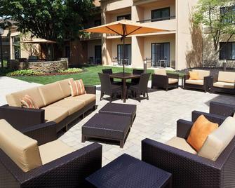 Courtyard by Marriott Columbus Dublin - Dublin - Patio