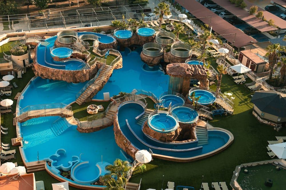 ماجيك سبورتس هوتل