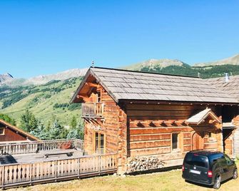 Chalet with stunning mountain views, 5 bedrooms, fully equipped. - Commune de Vars - Bâtiment
