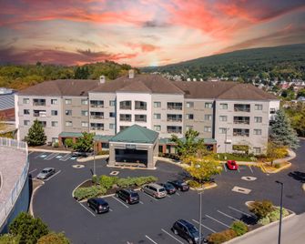 Country Inn & Suites by Radisson, Convention Center - Altoona - Rakennus