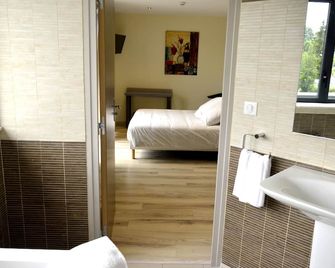 Le Grand Hotel - Maubeuge - Schlafzimmer
