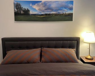 Spacious Modern 3br Condo at Ubc Quiet & Convenient - Vancouver