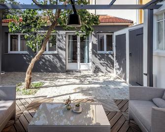 Lovely little house with private garden in Paris - Ivry-sur-Seine - Patio