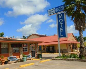 Town House Motel - Bay City - Edificio