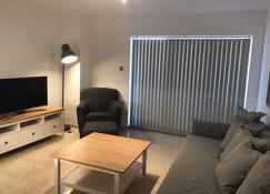 Stunning 1 Bedroom Apartment, Close To All Amenities - Gibraltar