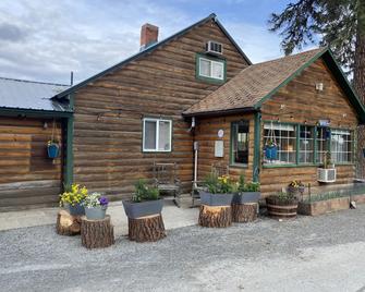 Columbia Point Resort - Kettle Falls - Building
