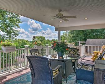 Charming Hanoverton Cottage on Guilford Lake! - Lisbon - Balcony
