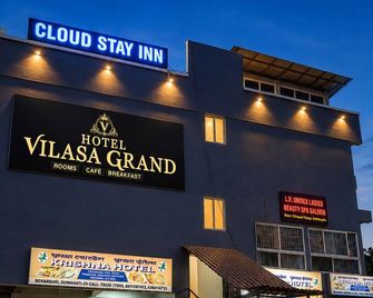 Hotel Vilasa Grand - Guwahati - Building