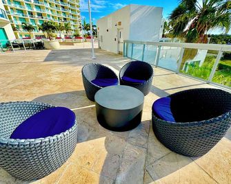 Vista Luxe Ocean View Large Apartment - Fort Myers