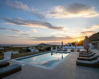 Naxos Earth Suites - Mikri Vigla
