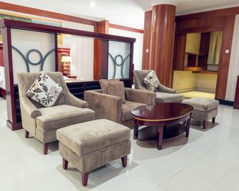 Peacock Hotel - דר א-סאלאם - סלון