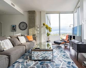 Sophari Bellevue Tower Apts - Bellevue - Living room
