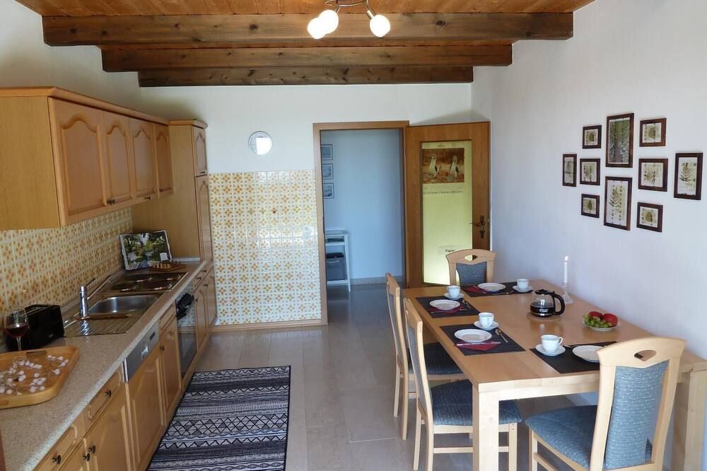 Cozy vacation apartment with two bedrooms and terrace - Zenting - Dining room