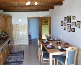 Cozy vacation apartment with two bedrooms and terrace - Zenting - Dining room