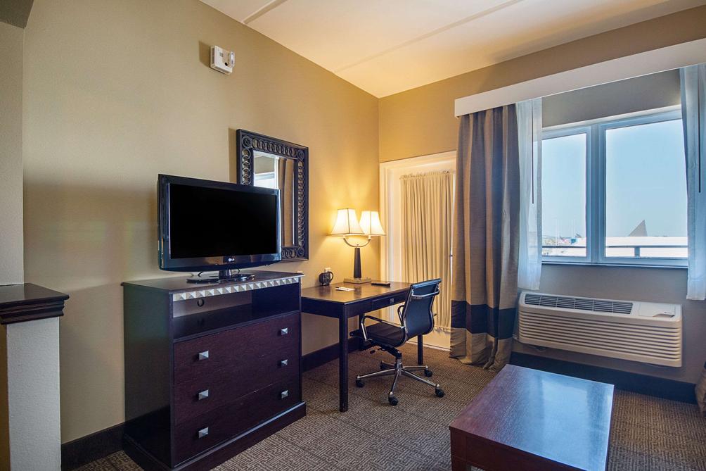 Comfort Suites South Padre Island 59 2 3 3 South Padre
