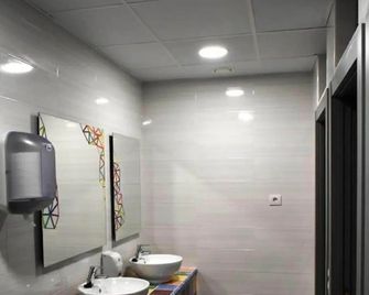 Albergue Bide Ona - Hostel - Portugalete
