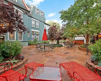 Flora House Denver - דנבר - פטיו