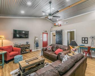 Country Retreat near Ft. Worth, Texas! - Weatherford - Huiskamer
