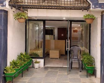 Vrindavan Bunk Hostel by Shiva - 5min Walk from Prem Mandir - Vrindavan