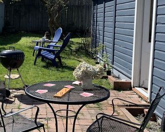 Uptown Port Townsend: Modern Amenities & Victorian Charm - Port Townsend - Patio