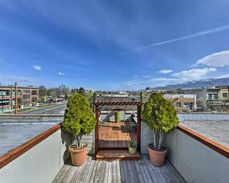 The Loft on Center - Logan - Balcony
