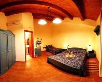 Turismo Rurale Al Benefizio - Monforte San Giorgio - Habitación