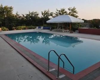 Achrol Bagh - Achrol - Piscina