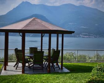 Villa Perledina By Wonderful Italy - Perledo - Patio