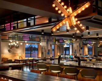 Delta Hotels by Marriott Toronto Airport & Conference Centre - טורונטו - בר