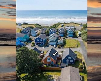 Sunkissed, Est 2015 - 90 Sec Drive to Beach, Firepit, Privacy Fenced Yard, Gardens - Pacific Beach