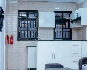 Martin Aviator Apartment - Kigali - Kitchen