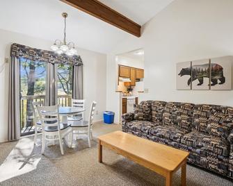 Deluxe Two Bedroom Suite on the 1st floor with outdoor heated pool 10304 - Killington - Obývací pokoj