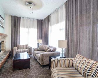 Sandman Inn Mcbride - McBride - Living room